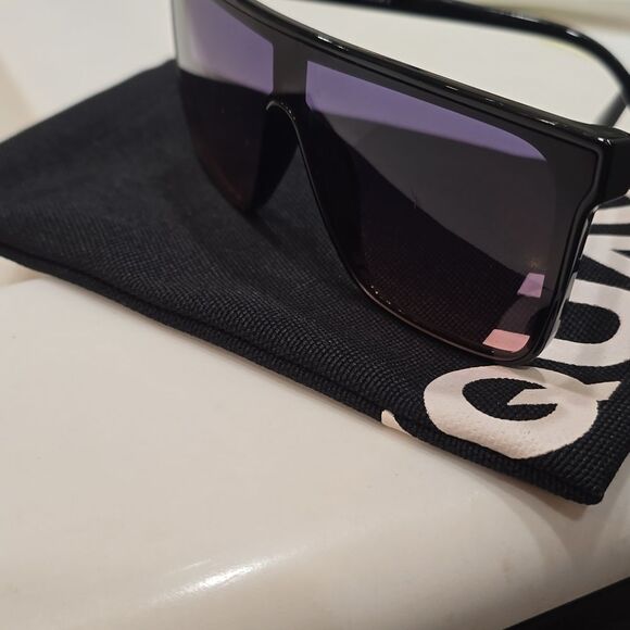 Quay Australia Nightfall Shield Shape Sunglasses main image 11